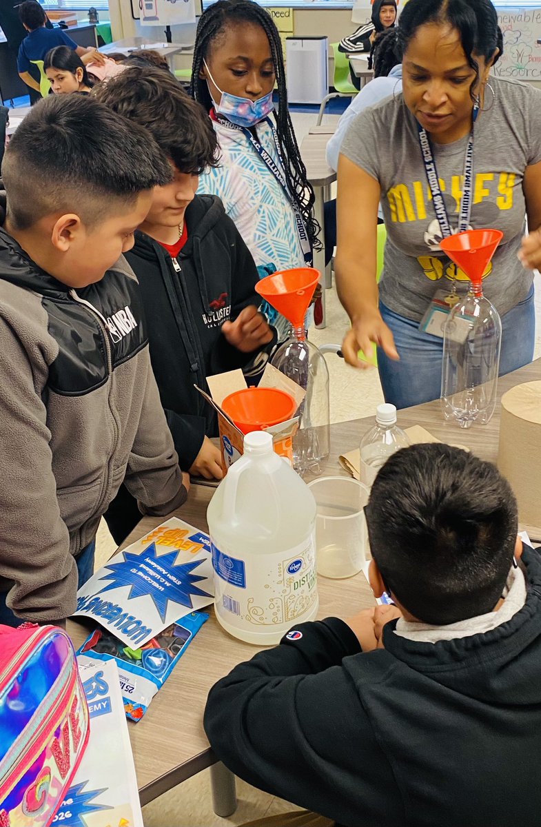 AngelaW55458110's tweet image. A Day In The Life Of A 6th Grade Wolverine @Williams44STEM Engaging and Exciting Science Rocks! Thanks @HighlandHtsES Scholars @HISDChoice @TeamHISD #feederpattern #LevelUp ⭐️🥇
