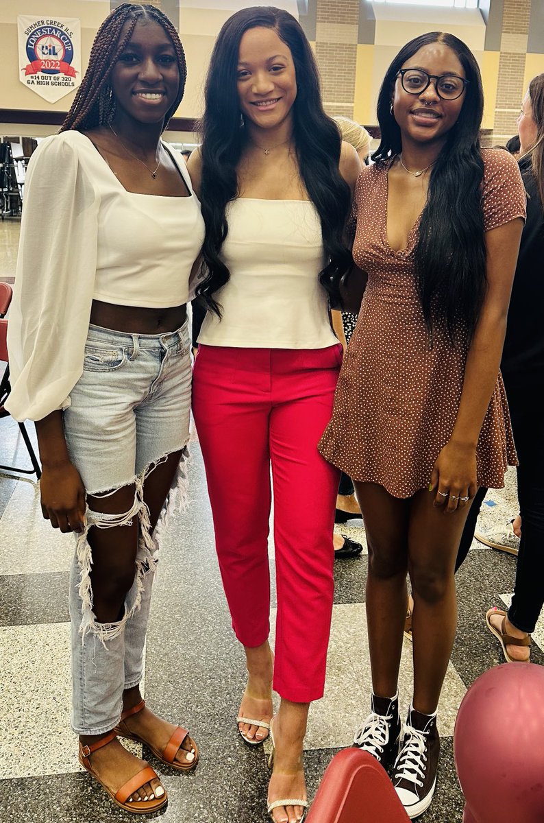 Congratulations to our senior volleyball recipients of the All-Sports Booster Club Scholarship, ⁦<a href="/Kennedy00716/">Kennedy</a>⁩ not pictured. So proud of this classy group of ladies. 🫶🏽 
Thank you ASBC! ⁦<a href="/HumbleISD_SCHS/">Summer Creek High</a>⁩ ⁦<a href="/HumbleISD_Ath/">Humble ISD Athletics</a>⁩ ⁦<a href="/SCSportsBooster/">SCHS All-Sports Booster</a>⁩ <a href="/mariithomass/">yamari✨.</a>