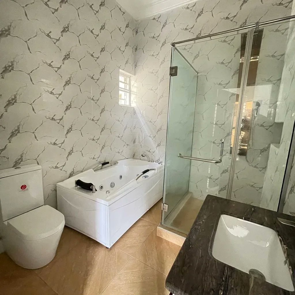 kingzodo's tweet photo. #luxury #luxuriousliving #luxuryhome #realestate #realestatenigeria #realestateinvesting #usa #nevada #london #dubai #chicago #lekki #lekkiphase1 #lekkipeninsula #ikoyi #ikoyilagos #victoriaislandlagos #waterfronthomes #swimming #swimmingpool #bigkitchen #space #spacious https://t.co/yjBKBlFC7v