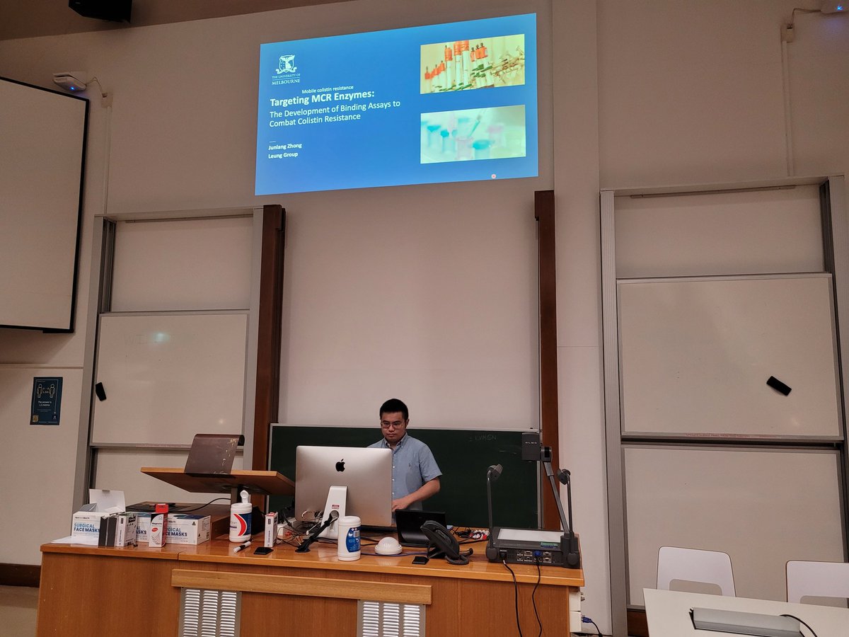 Well done Vito <a href="/KampangChow/">Jinpeng Zhou</a> and Junlang for your MSc completion seminars this afternoon <a href="/ChemistryUoM/">School of Chemistry | University of Melbourne</a>. Now onto the thesis 💪💪💪