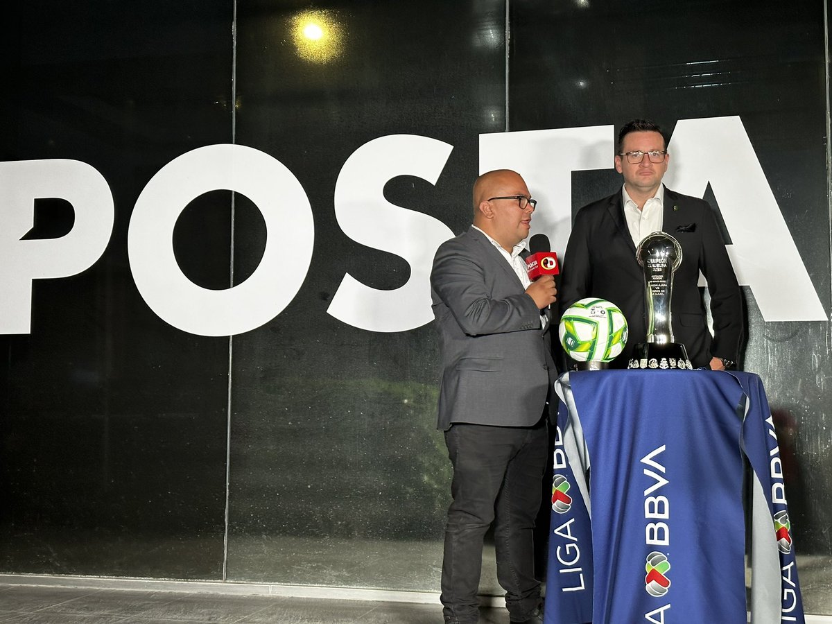 El trofeo sigue recorriendo Monterrey. 

🏆 visitó <a href="/POSTADeportes/">POSTA Deportes</a> ⚽️

¡Gracias por el recibimiento! 👊

#LigaBBVAMX