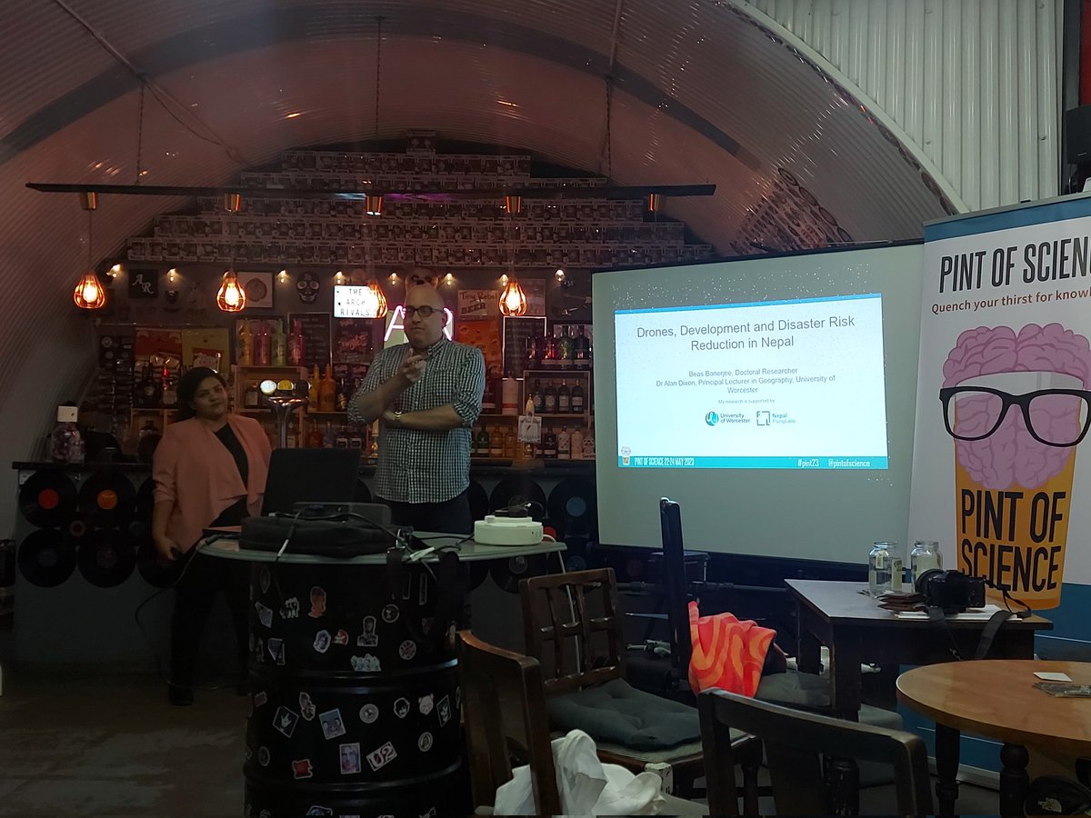 BobLangGeog's tweet image. An interesting discussion about vulnerability vs resilience in @banerjee_beas talk on doctoral research project with @AlanBDixon #Pint23  @SSE_Worcester