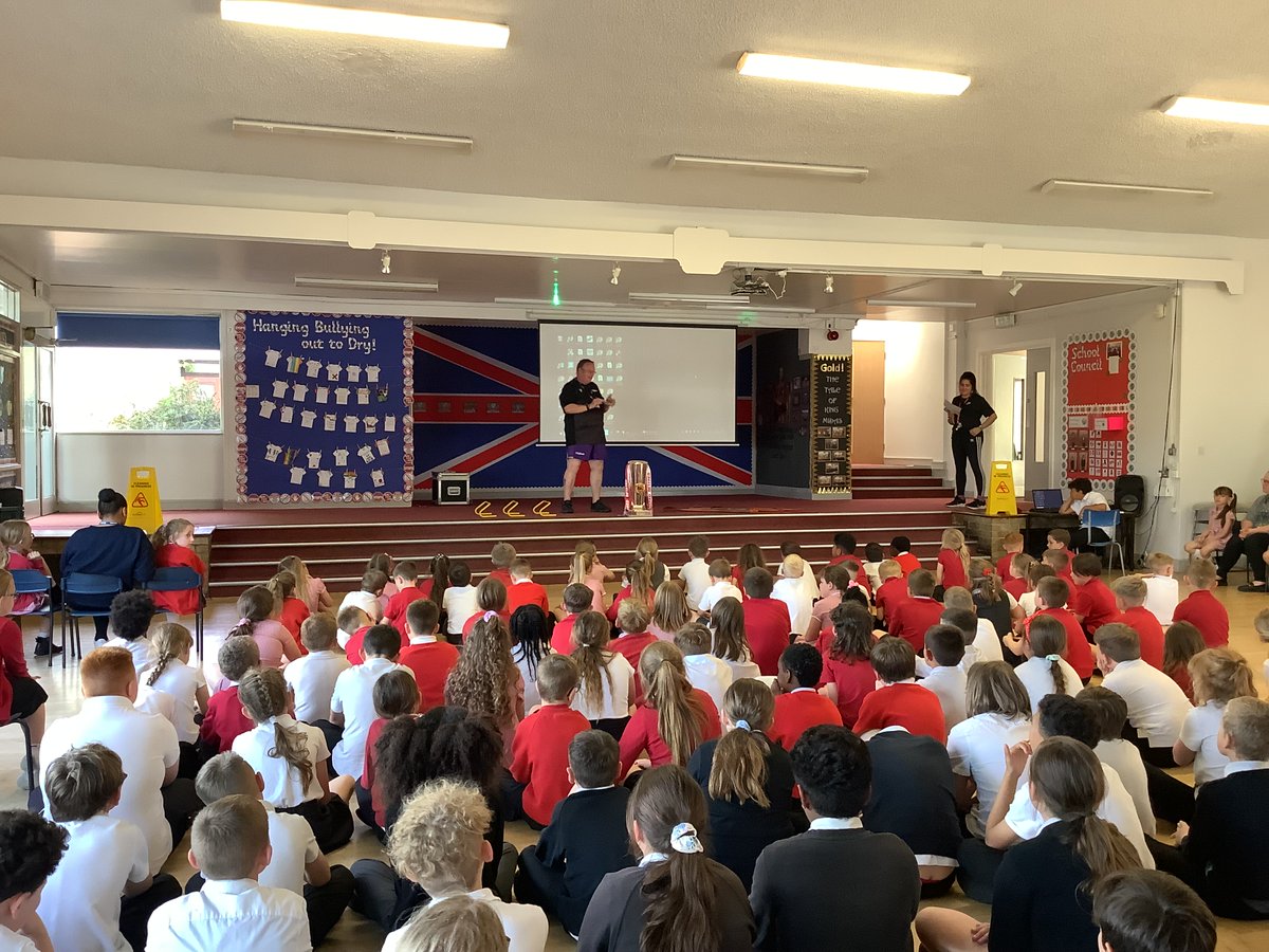 ColburnCPS's tweet photo. Today, we were lucky enough to have a visit from Jason Grant, who joined us to show off the rugby Super League Trophy as well as promote our after-school clubs, with our P.E Lead Ms Ray.  Next half term we have a whooping 12 after-school clubs to offer! https://t.co/OViFSOnKkW