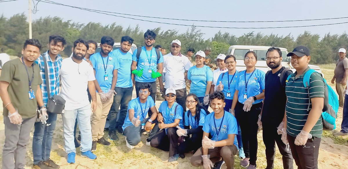 The G20 Mega beach cleaning drive organized under India's #G20Presidency in collaboration with @moesgoi & @moefcc at Sonepur beach, Ganjam, Odisha.
@SATTVIC_SOUL 
@dfobhmpr 
@Ssamal12345

#MybeachMypride #G20BeachCleanUp #cleanoceans #saveoceans
