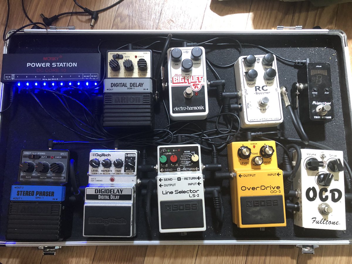【受け渡し決定！】エフェクターボード一式 先程組み直したエフェクターボードです。 山田亮一大好き＆貧乏なのが