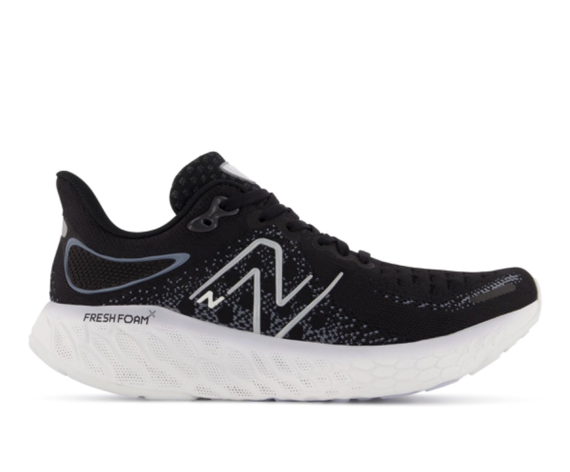 Nibrasah_'s tweet photo. @_AnasASM @Dr_Morrphine تشبه fresh foam من new balance 
اذا نفسها فلازم اجربها https://t.co/7Ge2oaq117