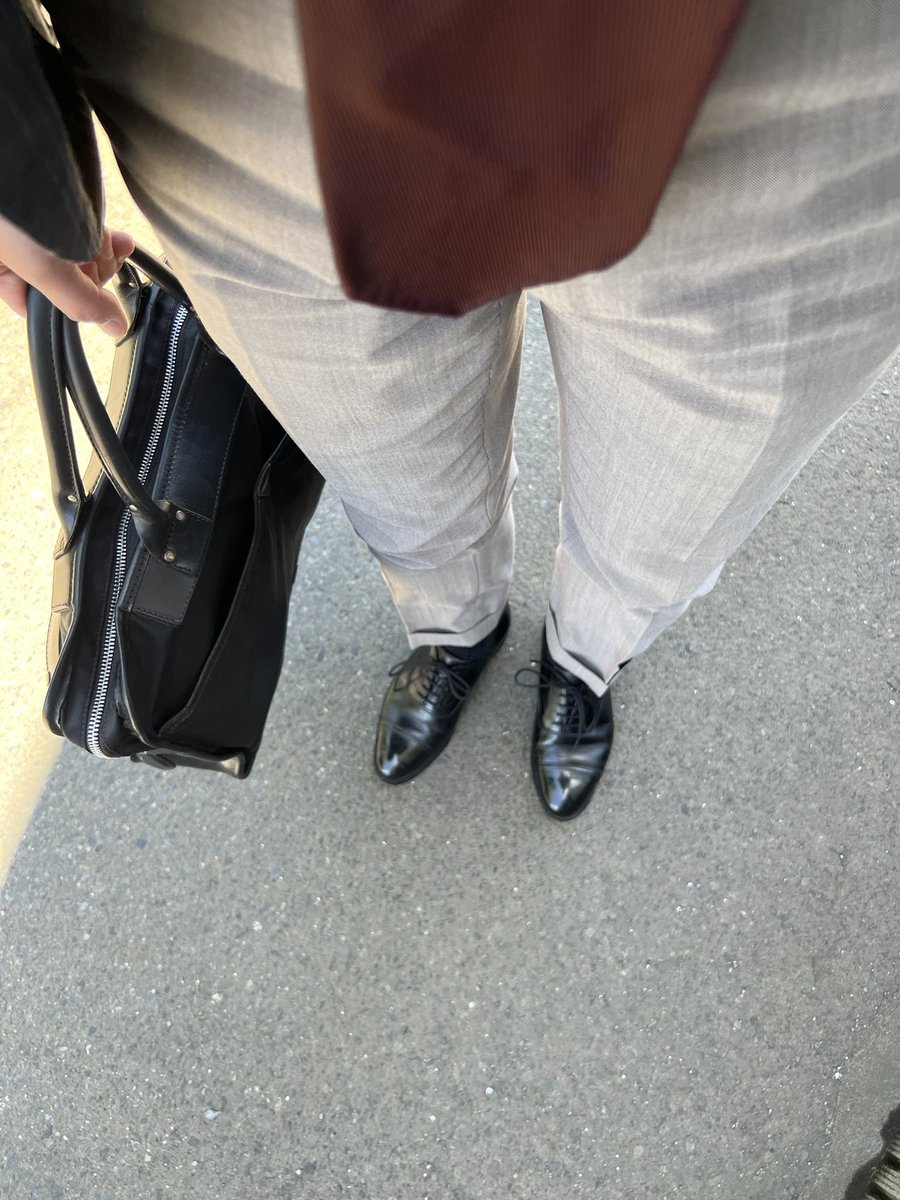 175_hi's tweet photo. 本日はチャーチ。
この夏はライトグレーのスラックスを購入したいと思います。 https://t.co/eSaltKCC0K