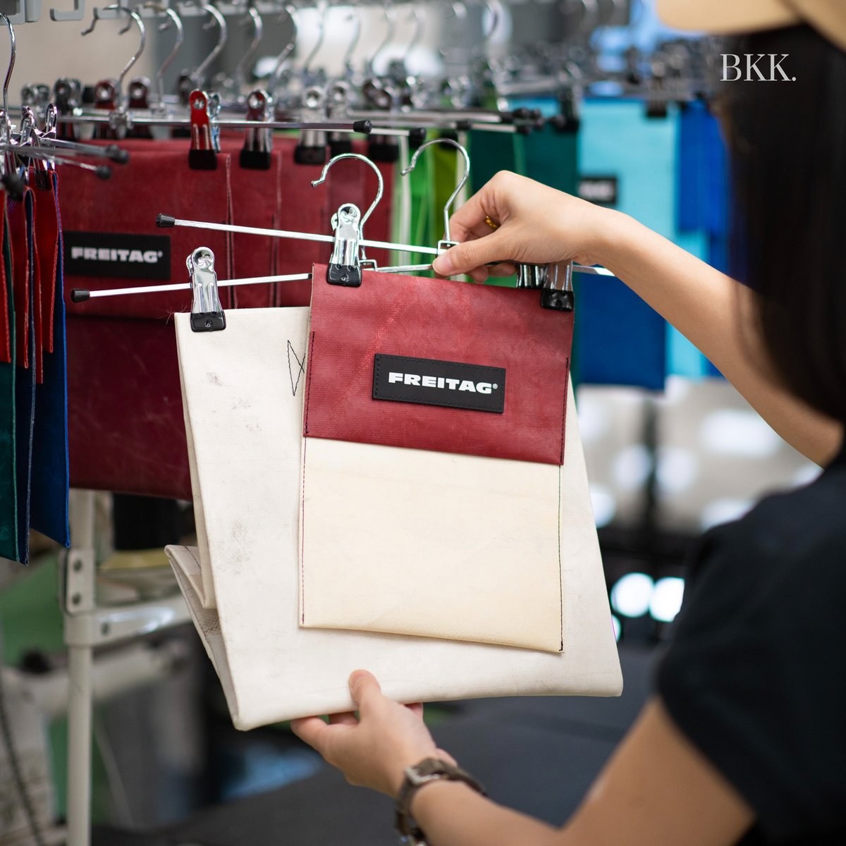 bkkmenu's tweet photo. FREITAG เปิดตัวกระเป๋า Shopping Bag 2 รุ่นใหม่ ที่แฟน FREITAG ตัวจริงห้ามพลาด ช้อปเก็บไว้ในคอลเลกชัน!
.
https://t.co/Bw2ybDOBWO
.
#bkkmenu #bkkshop #TheSelected #freitag #frtg #f740sonnysy #f741miamivicesy #sweatyourself #freitagyourselfstation https://t.co/qzl9nZklwB