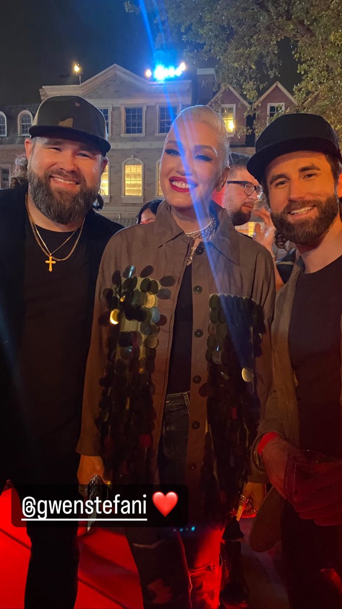 Gwen Stefani with the Swon Brothers | 5/23/2023

📸: theswonbrothers