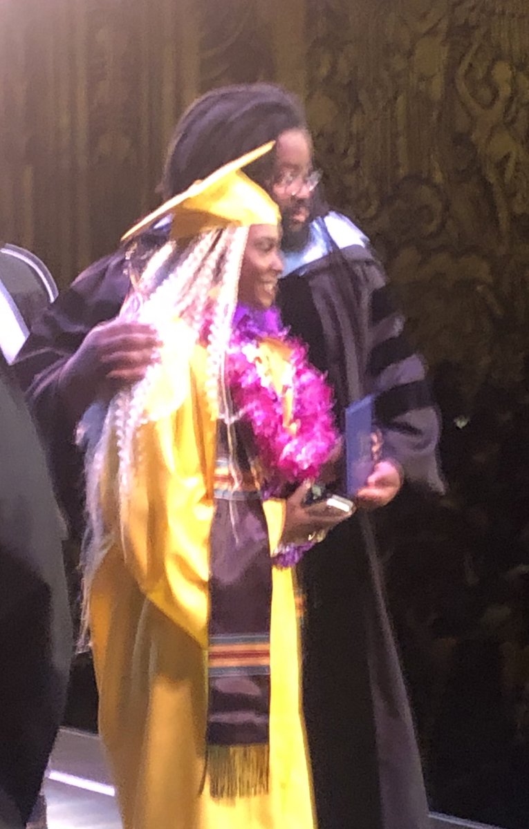 samdavis510's tweet image. BULLDOG GRADUATION!! #speechless #OakTech #Classof2023