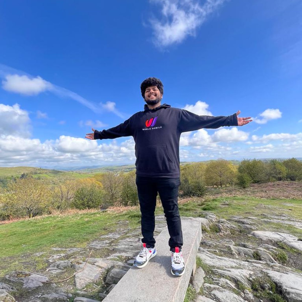 WorldMobileTeam's tweet photo. 🤩 Introducing @DesilvaKaran, our incredible Community Manager and the next featured #WorldMobiler!
During his recent holiday, Karan had the pleasure of exploring the picturesque Lake District in the UK.
Embracing the stunning natural beauty, he donned the iconic WM Hoodie, a hoodie that he proudly declares as "the epitome of greatness."
📍 Lake District, UK
📷 WM Unisex Hoodie (Navy Blazer)
Want to be featured as a #WorldMobiler?
👇 Reply with a photo of yourself rocking our merch and let us know where you rep World Mobile!
#WorldMobile #StrongerConnected #Community