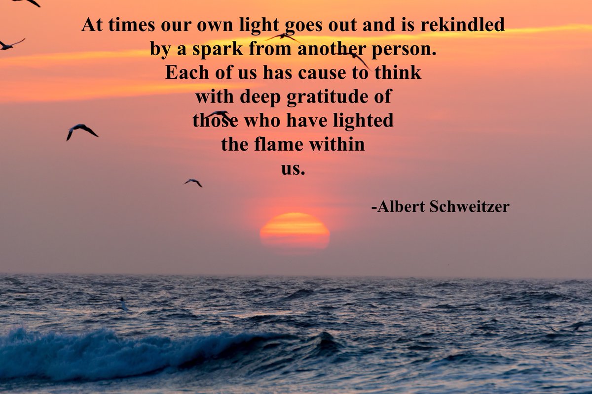 Today is a great day to thank the people who have supported you during your journey on this earth. At times, we need the love + kindness of others to see the light + rekindle our own light. Never hesitate to reach out to friends when you need a helping hand. #Friendship #Kindness