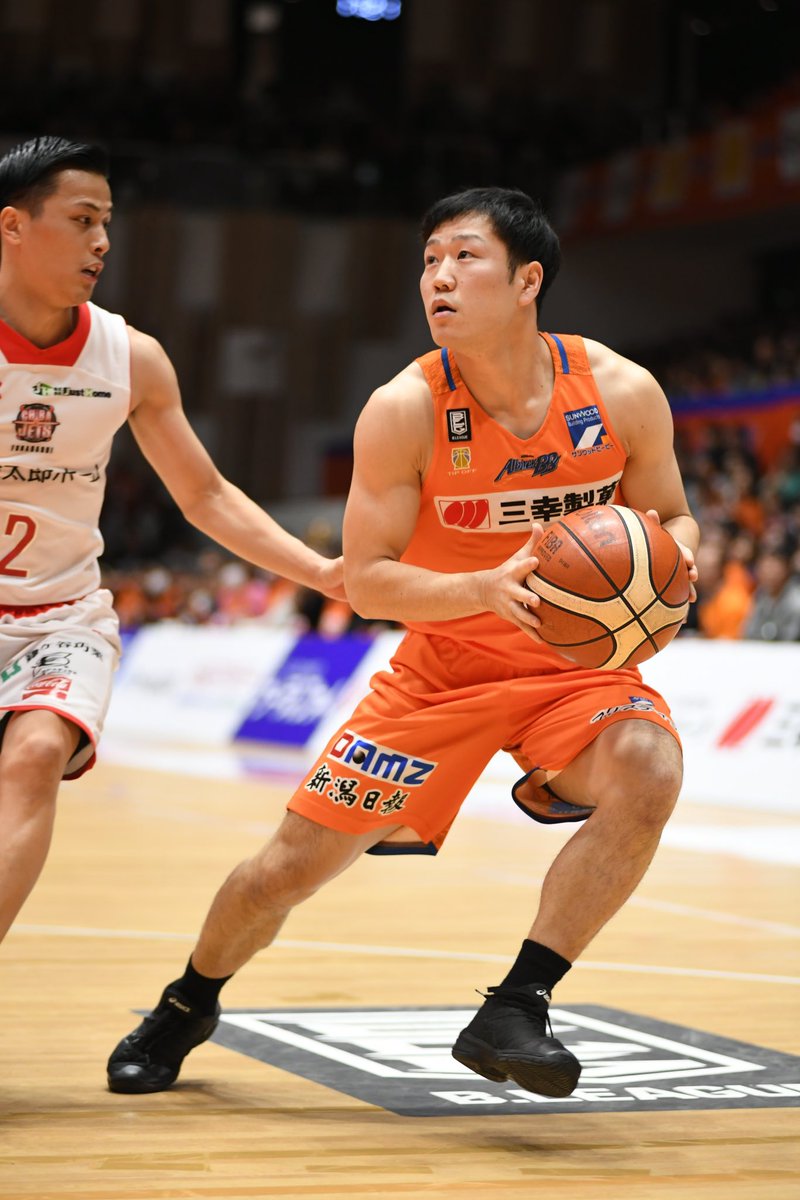 naxbb_rb's tweet photo. Bリーグ初年度の2016-2018までの2シーズン、新潟アルビレックスＢＢに在籍していた #畠山俊樹 選手。
熱いプレーでアオーレを沸かせていたことを思い出します。またスクールコーチとして、子供たちを熱心に指導してくれました。
畠山選手のこれからのご活躍を祈念しています。 https://t.co/ERAwO9NAsI