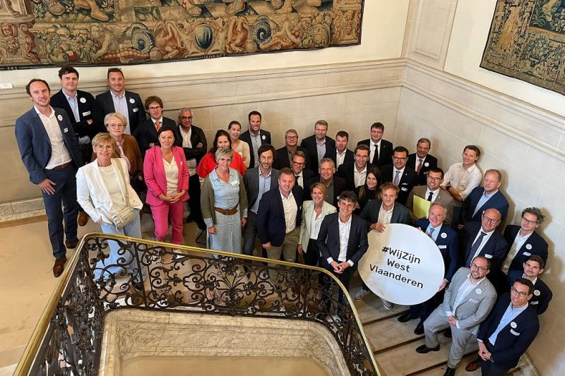 Straks 3e editie #WijZijnWestVlaanderen <a href="/de_warande/">De Warande</a>. <a href="/VokaWVL/">Voka West-Vlaanderen</a> en <a href="/UNIZOwvl/">UNIZO West-Vlaanderen</a> slaan opnieuw handen in elkaar. Alleen door krachten te bundelen maken we werk maken v/é betere toekomst voor onze regio. Terug- en vooruitblik. Over #innovatie, #omgeving en #arbeidsmarkt. Stay tuned!