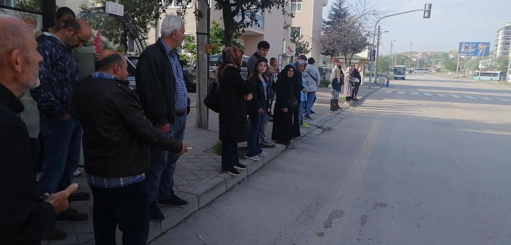 tekintas66's tweet photo. @egobilgi @mansuryavas0650348  @ankarabbld @AnkaraValiligi  @radyotrafik06 nolu Sincan saraycık yolu ilk durak hergün saat 08 00 de 510 ve 505 hat numaralı otobüs gelmiyor sebebi Sincan olmasımıdır https://t.co/IlDofaakRZ
