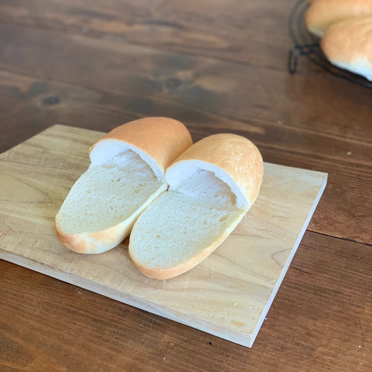 サンドイッチ用にパンを焼いたのに！スリッパ型のパン「スリッパン」を作っちゃった！