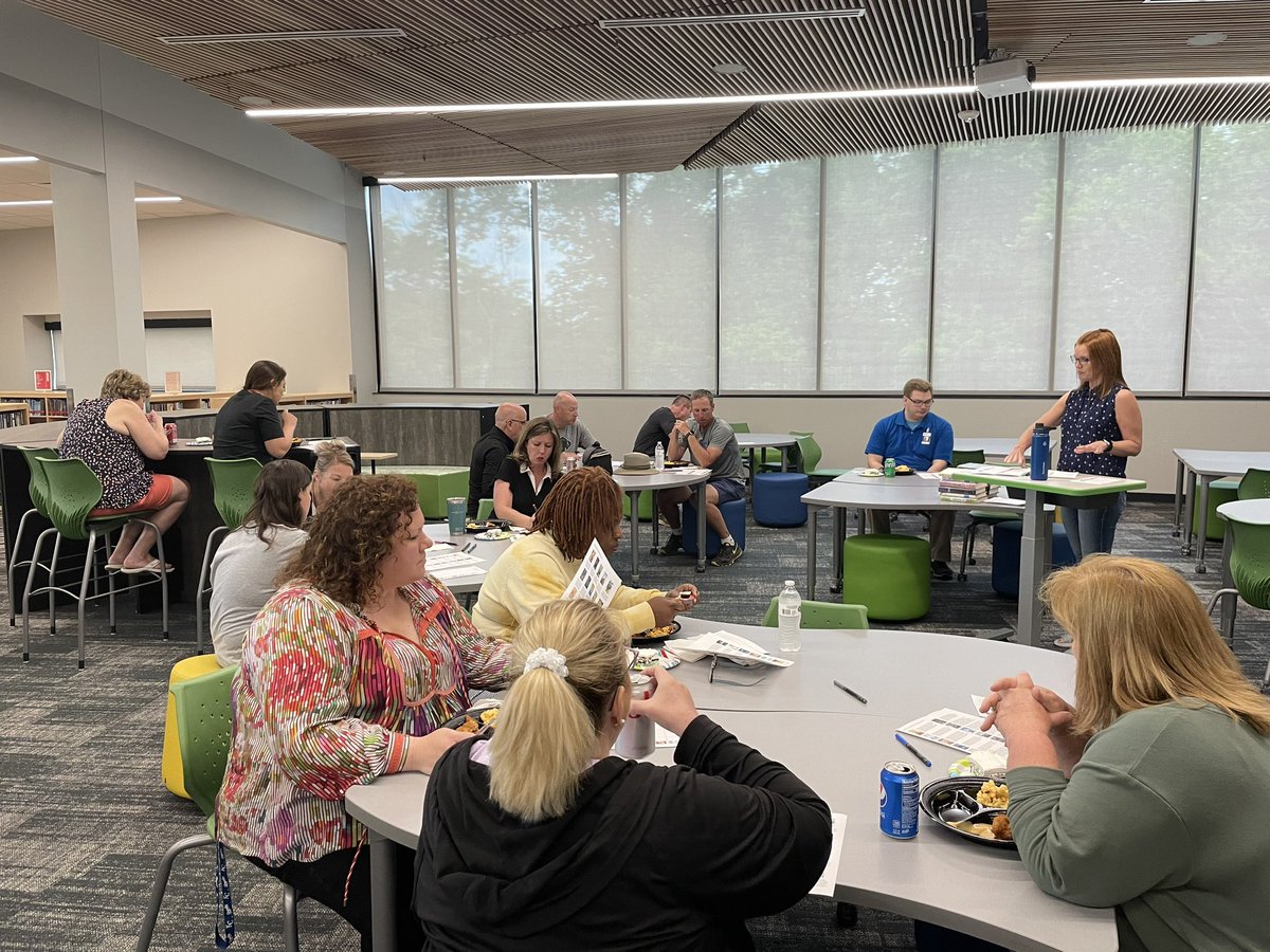 WhitneyMorehead's tweet photo. My favorite Learning Lunch of the year hosted by @etmslibrarian 

Staff members learn about the new Truman Award nominees and then fawn…or fight 😆 over which books they want to read this summer https://t.co/rzBfWTHjcc