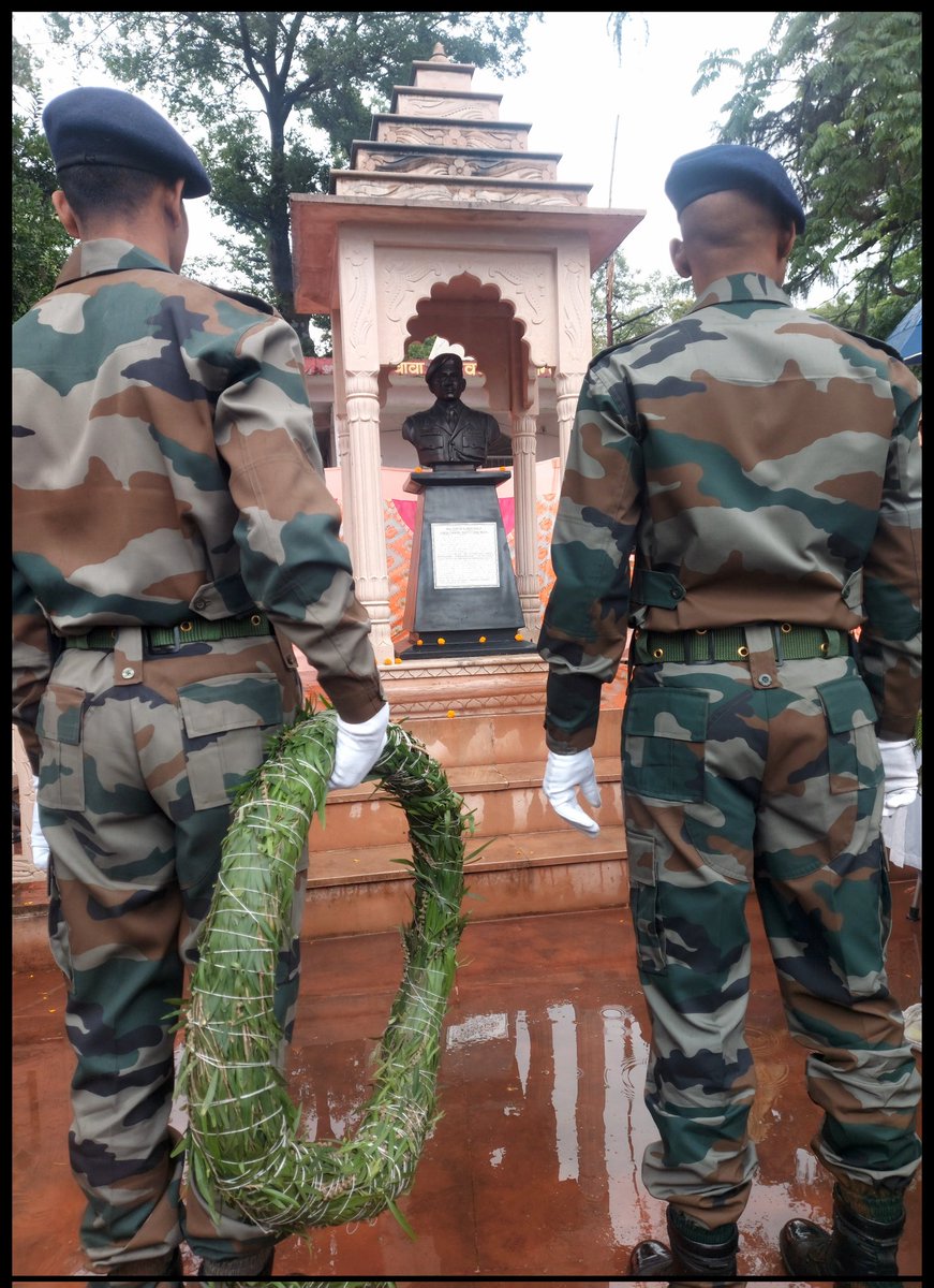 Stage is all set to pay homage to 

MAJOR SUDHIR WALIA 
Ashok Chakra Sena Medal
9 PARA SF 4 JAT #IndianArmy 

on his birth anniversary today.
#FreedomisnotFree few pay #CostofWar.