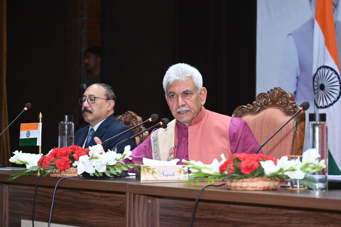 RisingKashmir's tweet image. #Terror #ecosystem almost #dismantled, #democracy #thriving in #JKUT: #LGSinha

Reports @IrfanYattoo

@OfficeOfLGJandK @PMOIndia
@manojsinha_ @HMOIndia
@diprjk 

risingkashmir.com/terror-ecosyst…