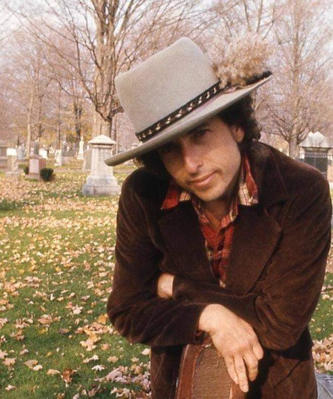 A massive Happy 82nd Birthday to the amazing Bob Dylan! 
#BobDylan 
<a href="/LyricsOfDylan/">Bob Dylan Lyrics</a> 
<a href="/bobdylanstory/">The Bob Dylan Story</a> 
<a href="/BobDylan_Quotes/">Bob Dylan Quotes</a>