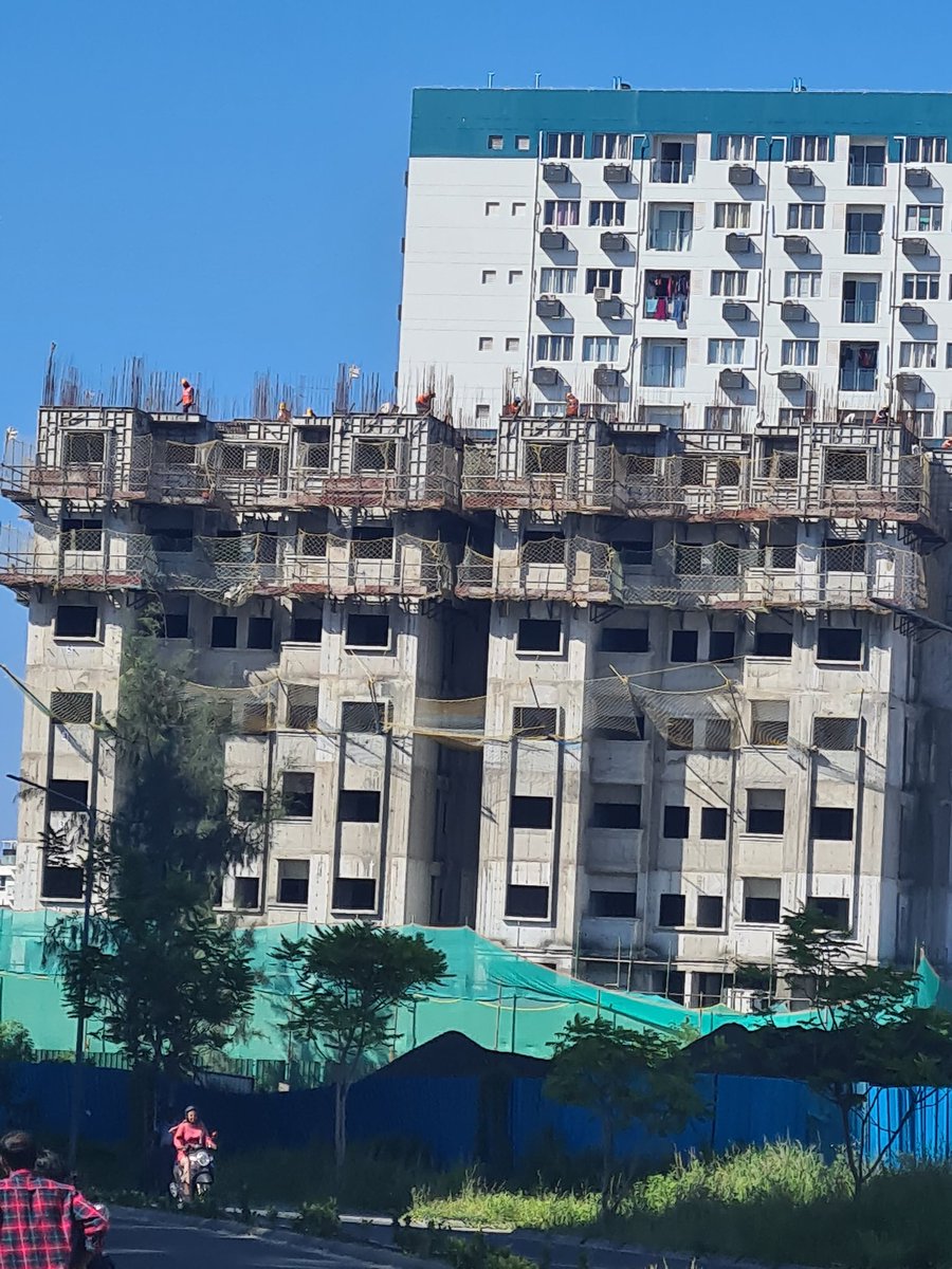 Mariiemohamed19's tweet photo. Eki Tower ekivarah araa Male ge rahyithuhnah mi sarukaarun #Iboo #MDP sarukaarun velehvevi boahiyaavahikamuge vaudhu miyohgen fudhenee...#Iboo ah dhevana dhaureh dhinumah ninmanvee mithanthan ninmeema vadhe hamajehilumah..#Iboo 2023 maa amaan musthagubalakah..#The flat is yours https://t.co/ydAzFKHKkI