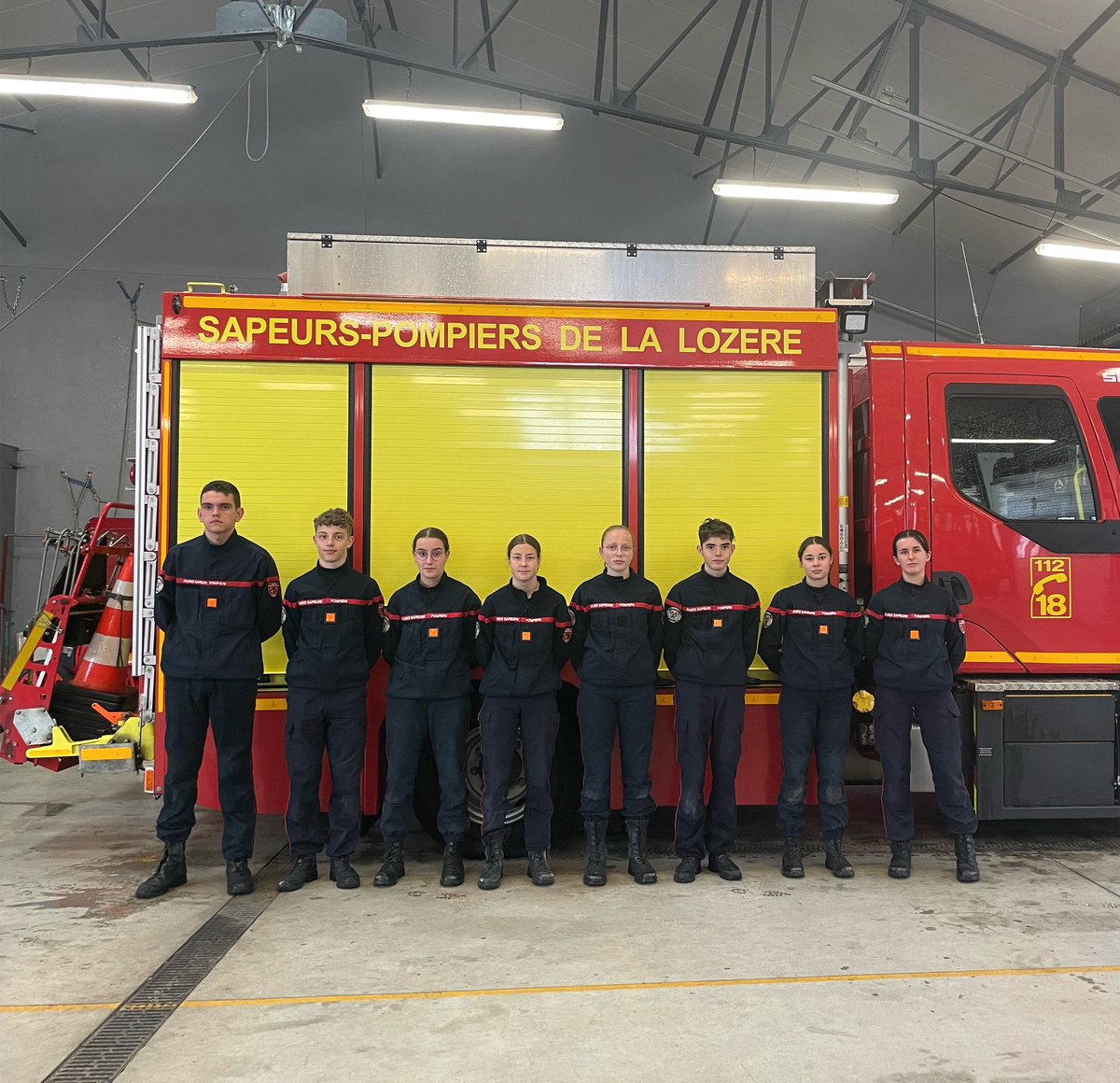 JSPHauteLozere's tweet photo. #MercrediPhoto 📸🔥

Et voici la dernière photo de la section JSP 2020-2023, dans l’attente des résultats du brevet national des JSP passé ce samedi 20 mai, on croise les doigts 🤞🏻🔥

#jsphautelozere #jsp #sapeurpompier #pompier #sdis48 #lozère
@sdislozere @48ddsis @PompiersFR https://t.co/W4fwW4anAB