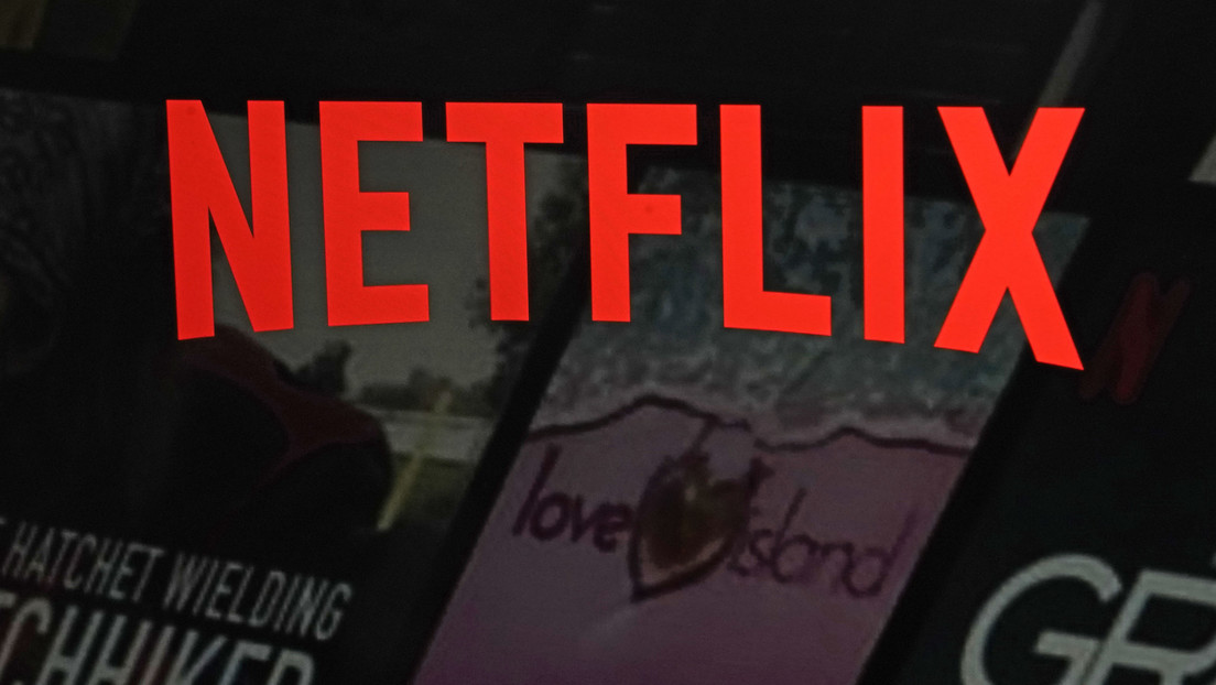Netflix extiende a más de 100 países sus medidas contra el uso compartido de cuentas

Hace tan solo seis años, la plataforma de 'streaming' se guiaba por el principio de que 'amor es compartir la contraseña' es-rt.com/J7Ra