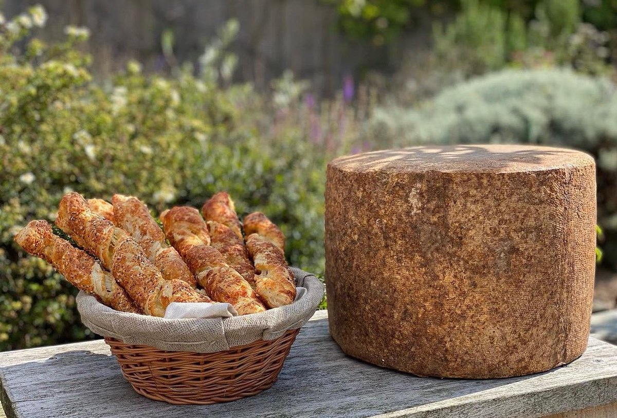 We believe it all starts with great ingredients; our Lincolnshire Poacher Cheese Straws are one of our most popular savouries; we are convinced it’s because of the flavour of the 2 year old @poachercheese that makes all the difference 💕🇬🇧👨‍🌾 #whereweshopmatters 
#poachercheese