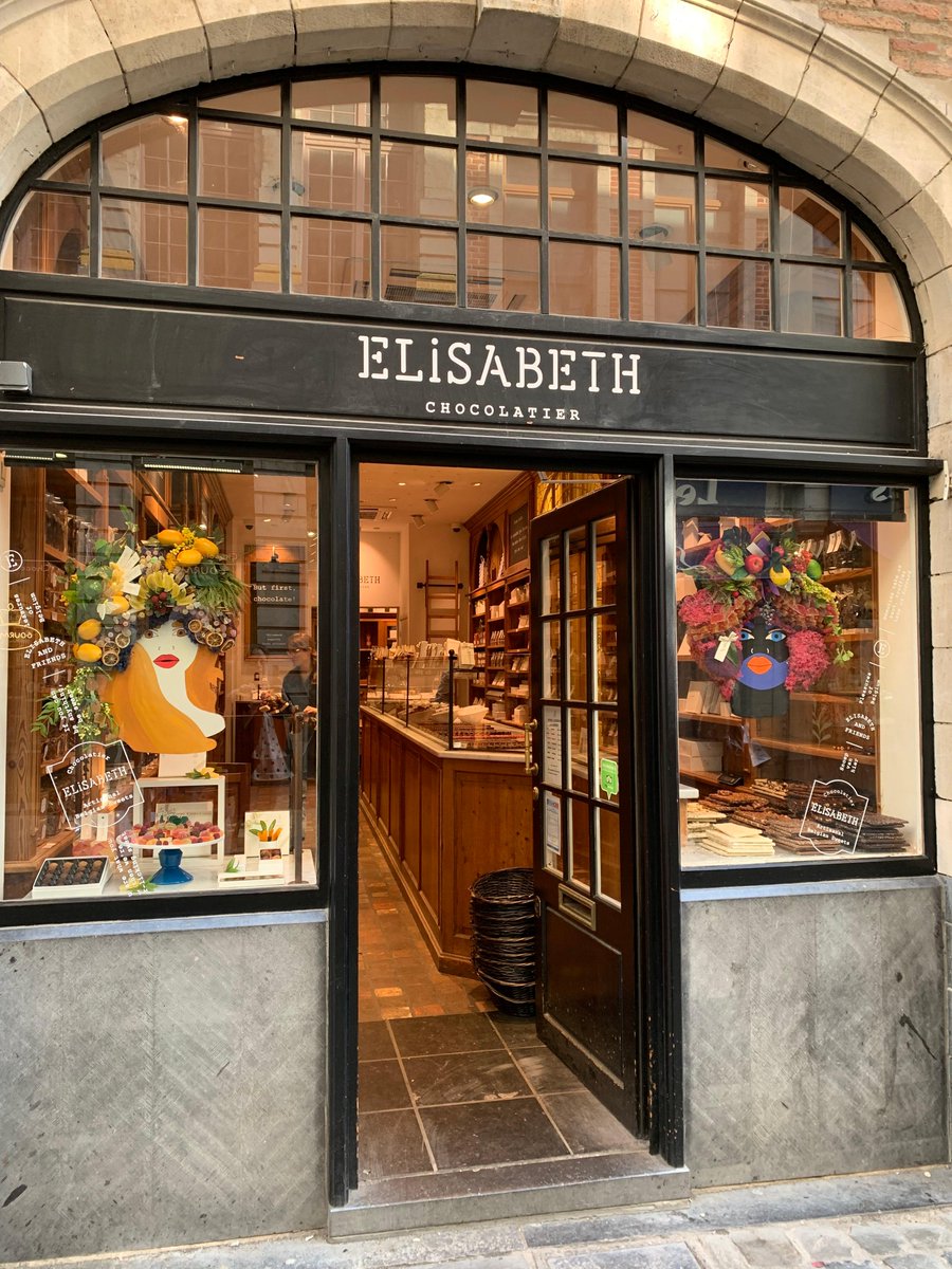 coolLEDltd's tweet image. Brussels, what a beautiful day to set up for #SLASEurope2023 and take in some of the sights yesterday! We loved every minute.  Raring to go on booth #214 this morning when the exhibition opens at 10 am. See you soon #SLAS2023