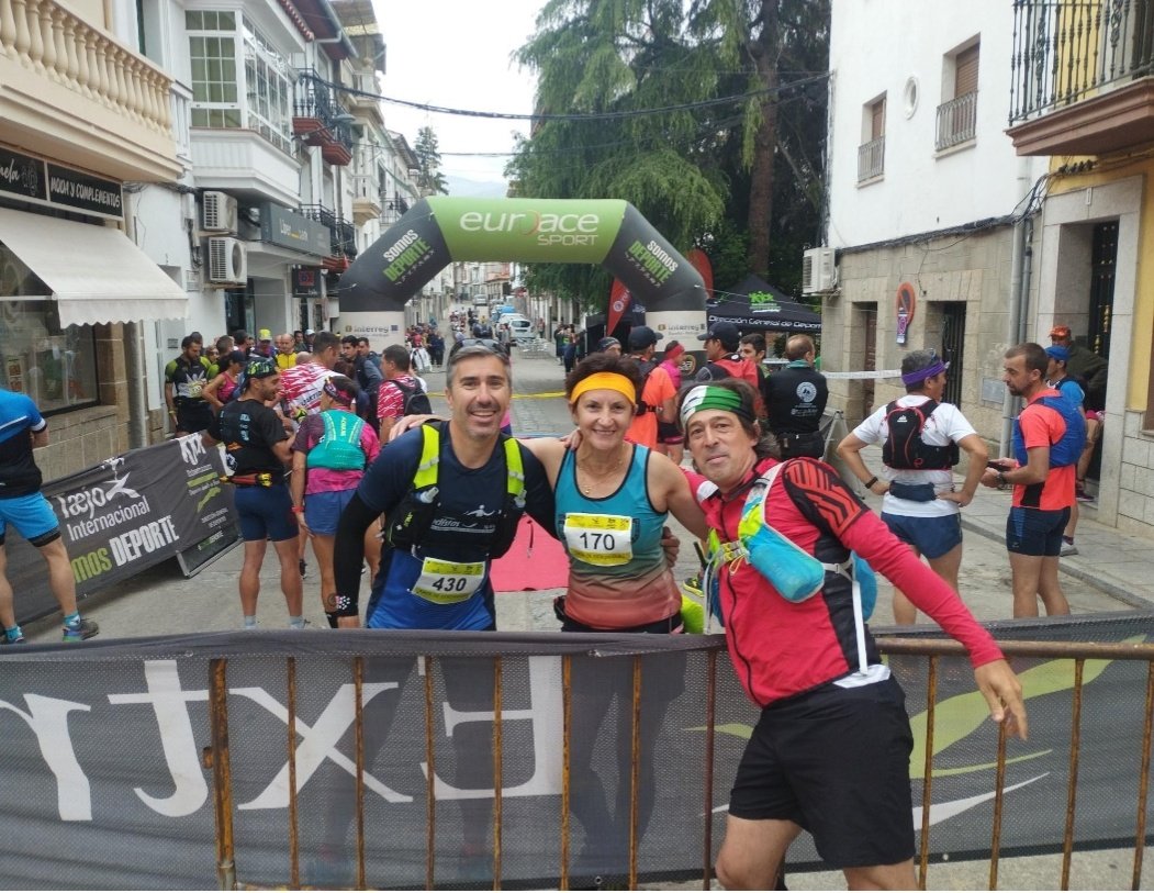 Este año la <a href="/carrerapencona/">Carrera Pencona</a> ha tenido un único recorrido del que han disfrutado Jaime, Alex y José. Según nos comentan recorrido espectacular con la dureza del paso de los buitres, en el que a Jaime le tocó sufrir los últimos 5 kms por un esguince que esperemos recupere pronto.