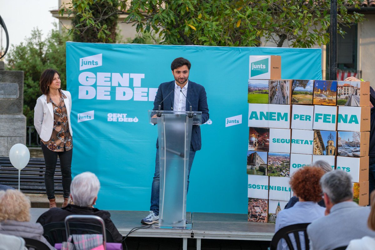 JuntsxManlleu's tweet photo. Volem donar les gràcies a tothom, estem molt agraïts amb tots els ciutadans de Manlleu que van assistir ahir a l’acte final de campanya.
A Junts per Manlleu, ANEM PER FEINA. https://t.co/Q6Mw6qhLA4