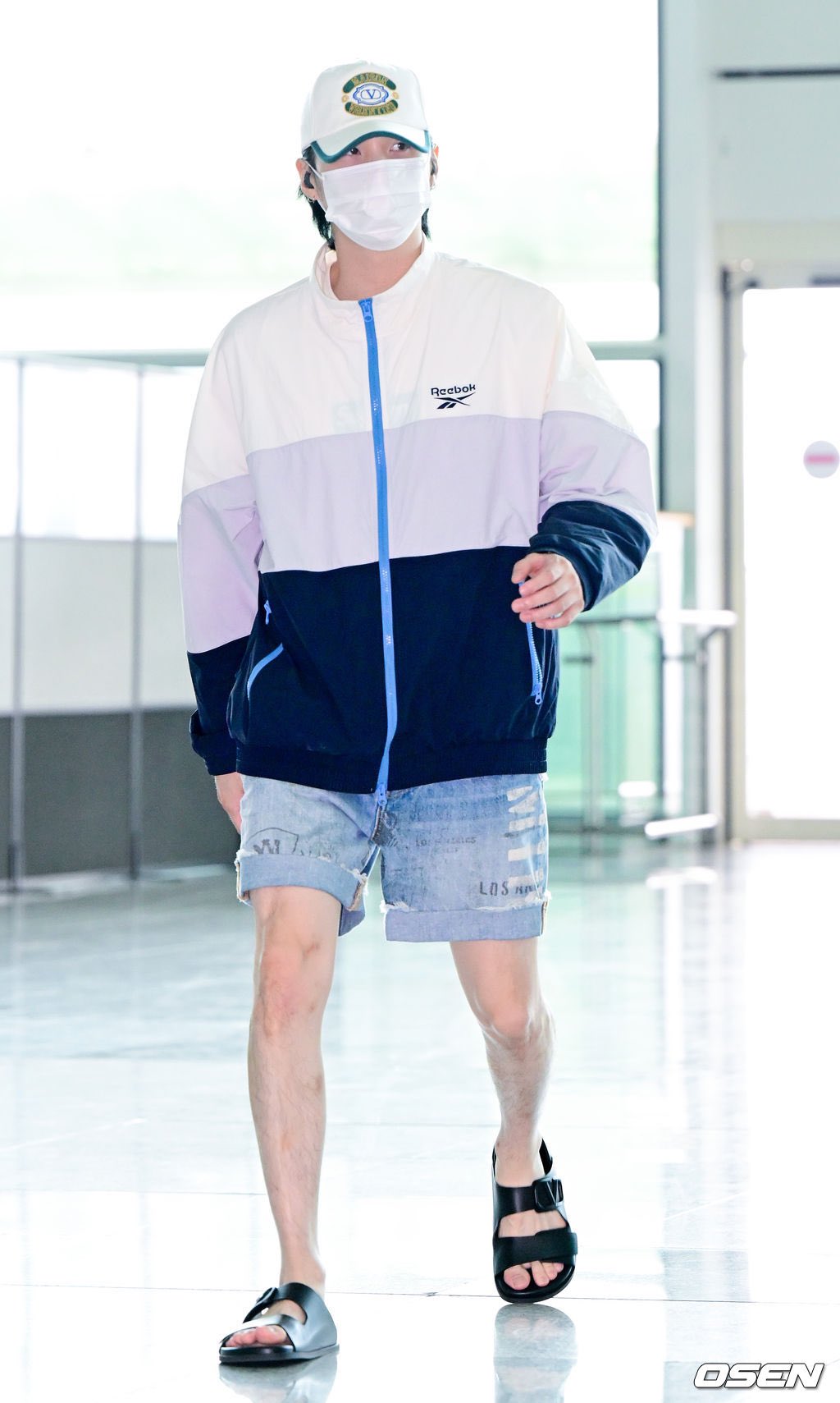 BTS PICS FOLDER 📁 on X: [📸 PHOTOS] #SUGA has arrived at the Incheon  Airport departure to Paris.. (4) [source: k-media]   / X