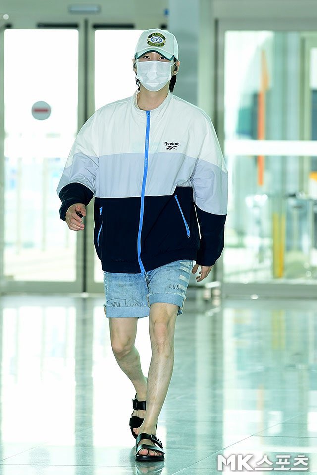 btspicstwt_'s tweet photo. [📸 PHOTOS] 

#SUGA has arrived at the ICN airport for departure to Jakarta, Indonesia 🛫🇮🇩 (4)

[source: k-media] https://t.co/bbeK04p5LR