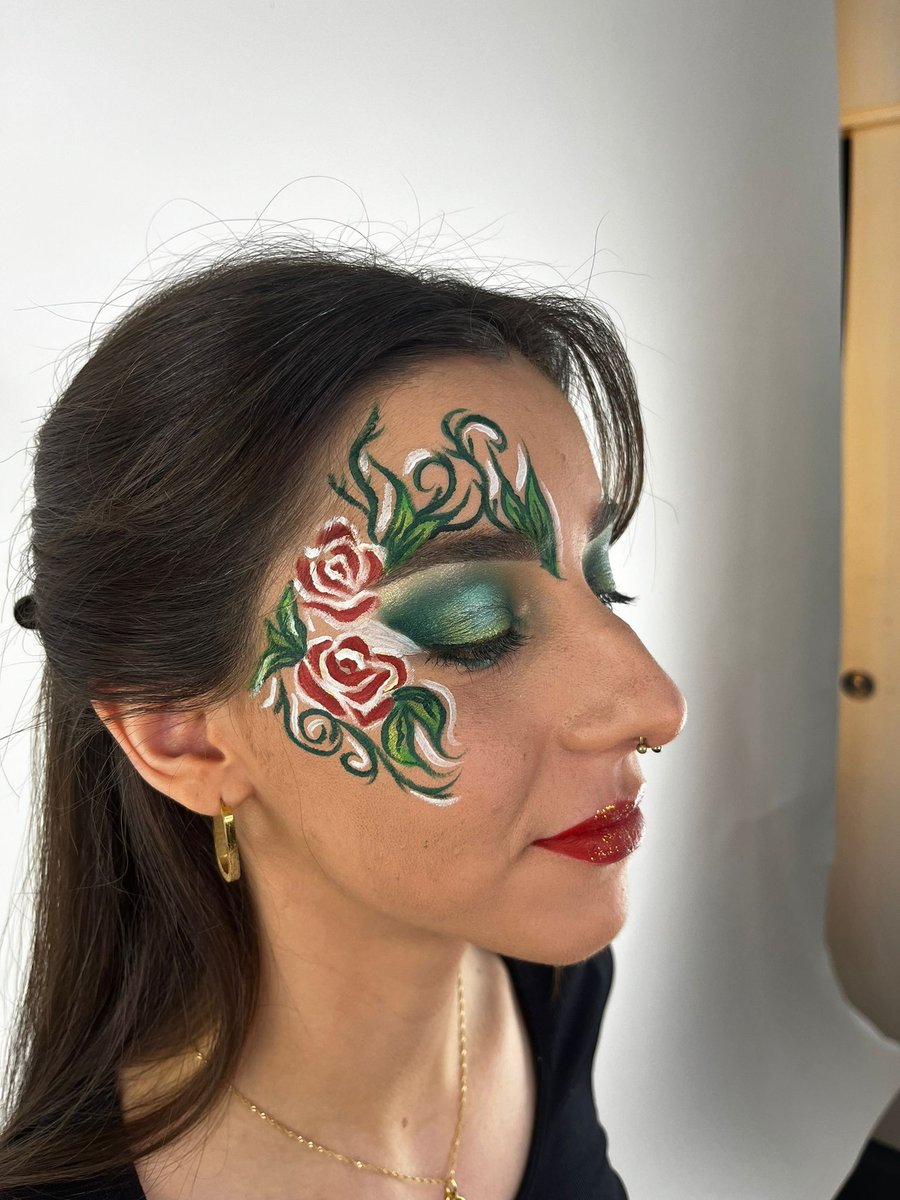 🥀 Hi participaran 𝘼𝙧𝙤𝙡𝙖 𝙋𝙖𝙡𝙖𝙪, amb una demostració de maquillatge 'flowers face'; 𝙄𝙣𝙜𝙧𝙞𝙙 𝙏𝙤𝙧𝙧𝙚𝙡𝙡𝙖𝙨, 𝙈𝙤𝙣𝙩𝙨𝙚 𝙂𝙪𝙩𝙞𝙚́𝙧𝙧𝙚𝙯i 𝙈𝙤̀𝙣𝙞𝙘𝙖 𝙎𝙖𝙣𝙩𝙤𝙨, del @GTPValls, que llegiran poesia; i 𝙐́𝙧𝙨𝙪𝙡𝙖 𝙋𝙖𝙡𝙖𝙪, model.

#IEV #LaParra2023