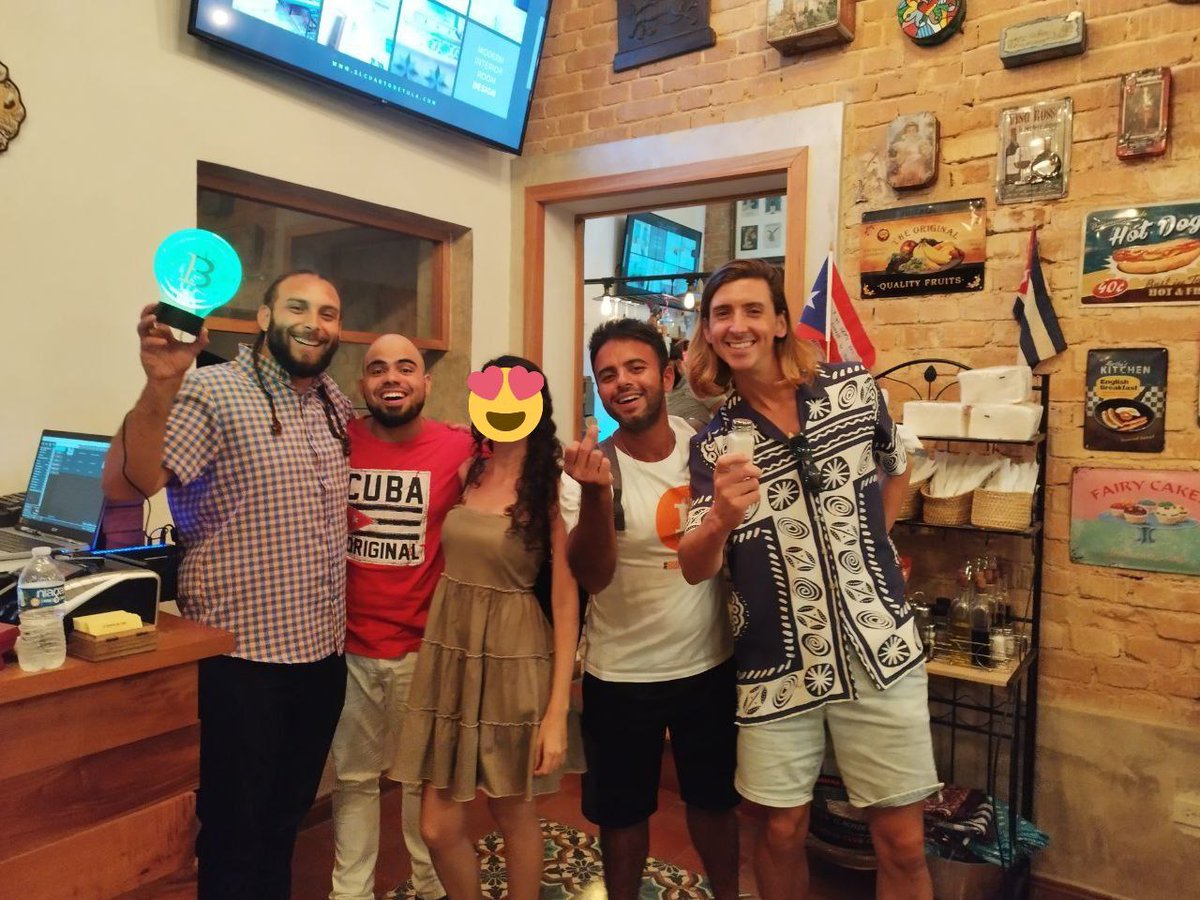 Forte11Cuba's tweet photo. Noche increíble, gracias @JoeNakamoto @RunwithBitcoin @Catry_a @_JulianPablos en El Cuarto de Tula 🔥 https://t.co/7gMMKRu74H