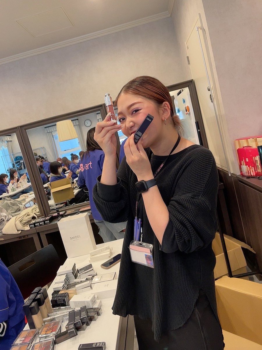 sapporobart's tweet photo. トータルビューティー科
メイクアップコース
授業で使用するデパコスが増えましたッ👀✨授業が楽しみッ💋💋💋
#美容学生の日常
#札幌美容師
#進路
#美容師 #デパコス 
#美容学校 #bart #美容部員 https://t.co/ZM61guoZhZ