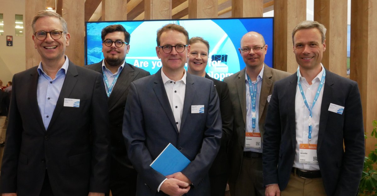 🚀💚 We presented our growth targets for Germany at #Eworld2023. ➡️ Up to 250 MW of green hydrogen and 2,000 MW of wind and solar power are to be developed by 2030. ✅ This also strengthens our position as a green partner for industry. Learn more: statkraft.com/targets-for-ge…