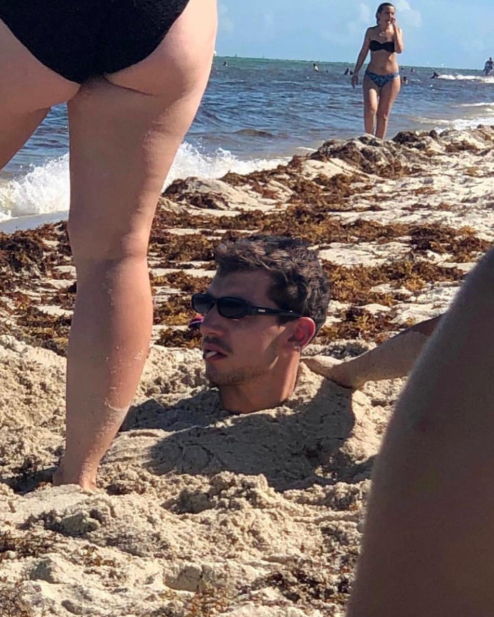 FJAAK's tweet image. USA &amp;amp; CANADA we're coming for y'all 👽👽🇺🇸🇨🇦💯

25 ST. PETERSBURG @fader_events 
26 MIAMI #SPACEMIAMI
27 NEW YORK @knockdowncenter 
28 MONTRÉAL @PiknicMTL 
29 DETROIT @MovementDetroit 

swipe for some snaps from the last times we been around😇😇