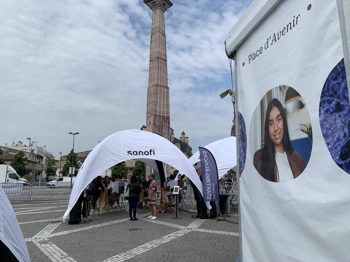 SanofiFR's tweet photo. [#Engagement] Nous étions hier à @Bordeaux pour la 5e étape de notre tournée de recrutement #PlaceDAvenir.

+ de 1️⃣0️⃣0️⃣ jeunes sont venus échanger avec nos collaborateurs et les athlètes présents.

Prochaine étape demain à @montpellier_

Inscriptions 👉 https://t.co/wil1BAaojB https://t.co/KwIOgOcLjs