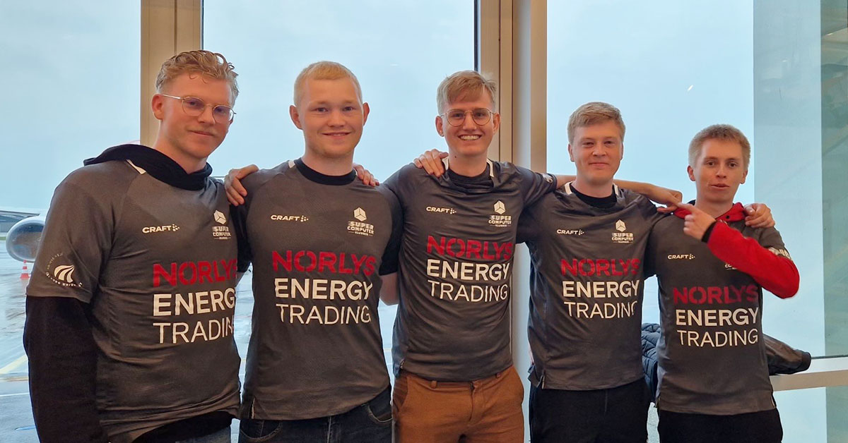 CompSciAAU's tweet image. 🌟Imponerende! Softwarestuderende fra @aalborg_uni dyster i international konkurrence på @UCSanDiego, hvor de skal bygge energieffektive #supercomputere! 💪💻 Det er virkelig #Videnforverden #sustainablecomputing
linkedin.com/posts/departme…