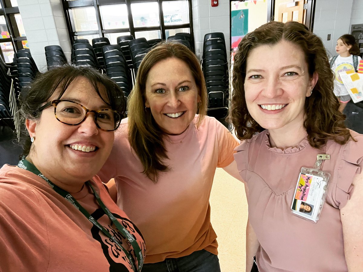 We are tickled pink to be your afternoon carpool crew! @SweetAppleES @SweetAppleESArt #pinkladies