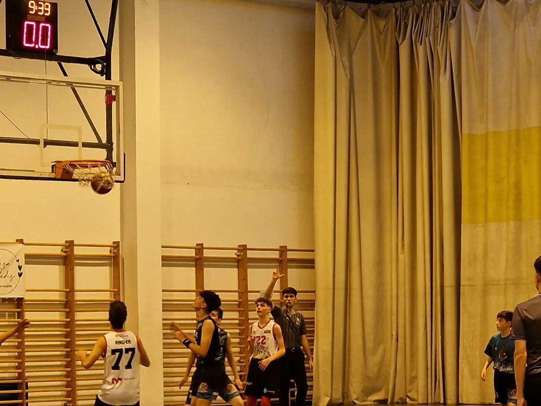 cbaspontes's tweet photo. ❗ INFANTIL MIXTO ❗
BBCA 35 - 69 Servicio Móvil CB As Pontes.
#cbaspontes #aspontes #ImosCB #infantilmixto https://t.co/9EM9izZsM1
