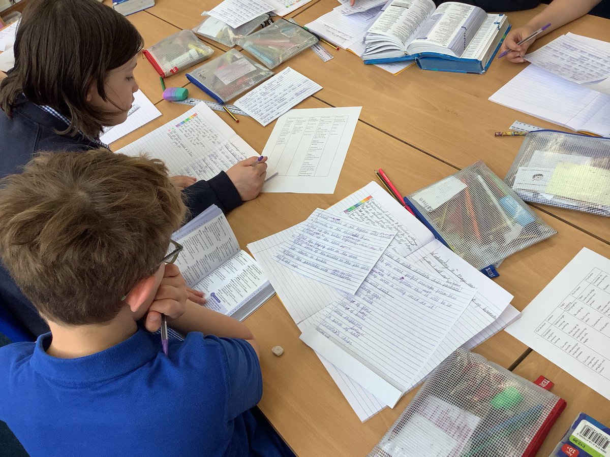 NPS5B's tweet photo. This morning Year 5 have been editing and improving a piece of instruction writing from year 2. We were looking closely at the Year 5 objectives for this genre of writing and adding these features where possible ✏️ #npsenglish https://t.co/HS04rxq9k9