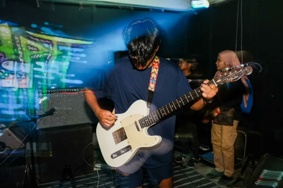 playburst's tweet photo. Making sweet mEMOries last Sunday before we head off to Indonesia for our tour next week.
Again, thanks so much everyone for the support & well wishes!!
📸 kadirchan / bymijik
/ visualcatan
#playburst #positivejams #rvdarecords #rumahapi #sendoffshow #pestaseranganemo https://t.co/YgrS6oKn2Z