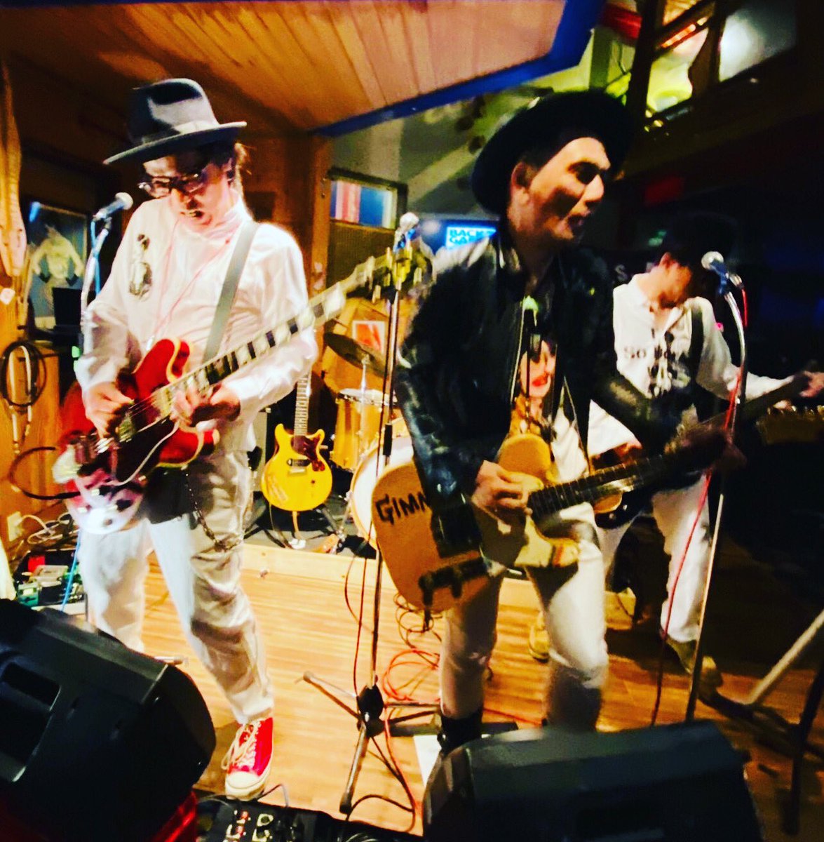ROCK_THE_FACE's tweet photo. 今週土曜は6年ぶりの岐阜・中津川！皆さん是非遊びに来て下さい！貴重な週末、一緒に目一杯楽しみましょう！
5月27日(土)岐阜・中津川マジョリカジャンゴ "ハロー! ロックナイト" 18:00/18:30 3000/3500 w/Thee Do696stones. ROCKIN CRAZY STARS,セクシーズ,THE WALTERS DJ/RUPPI,BAW,ORONAMIN SUE https://t.co/SiCuJUbs8s