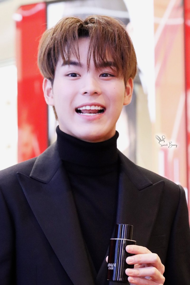 sweeties_1991's tweet photo. หน้าดื้อ เจื้อยแจ้ว 🤗 #PingKrittanun 

LOVE PING LOVE ARMANI
#ArmaniCodeXPing
———– • @PKrittanun https://t.co/4DAmCOiMbi