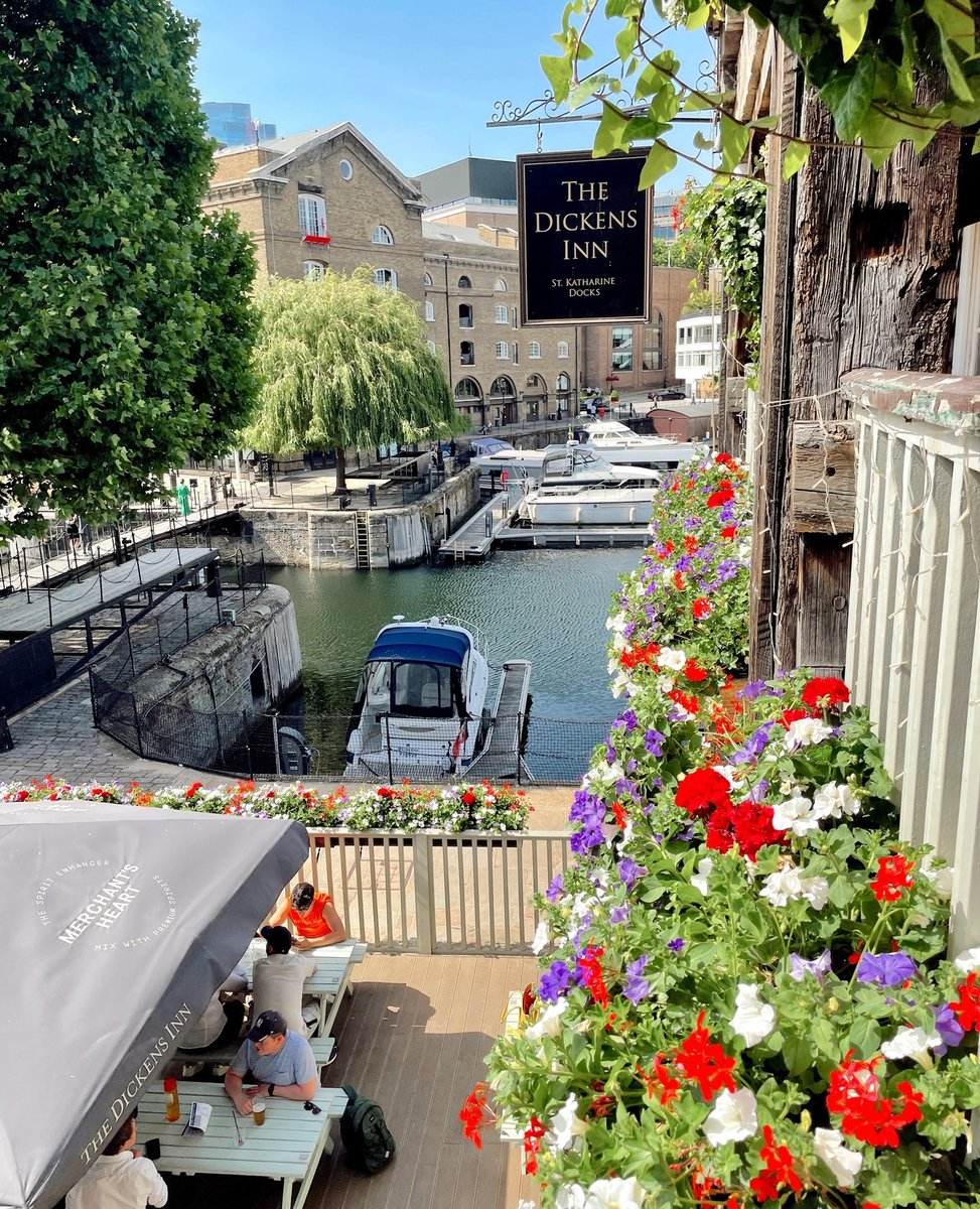 See you at @Thedickensinn in 5?🍻 Flawless vibes at St Katharine Docks😍 [📸 @Thedickensinn] #LetsDoLondon #VisitLondon bit.ly/3oM8tIX