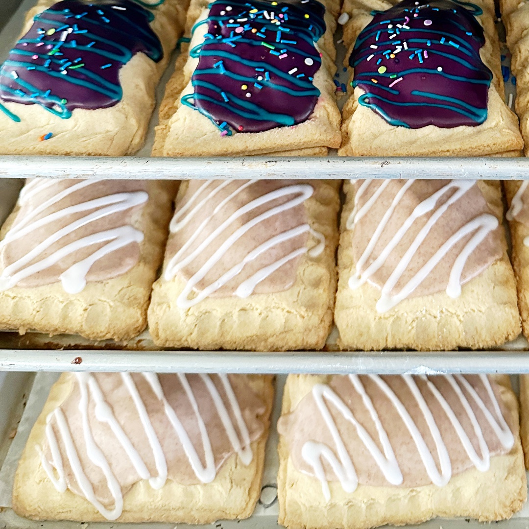 KizbeesKitchen's tweet photo. Brown Cinnamon Sugar Pop Tarts are back! 😆 We heard how badly everyone missed them, so they are back and better than ever. Get them online or available in-store all weekend long. 😋

🖥️: https://t.co/KsUfjxTY3J

Store Hours 🛍️: 
Thurs. - Fri: 10AM - 4PM
Sat. - Sun: 10AM - 2PM https://t.co/gEhPFjE2ko