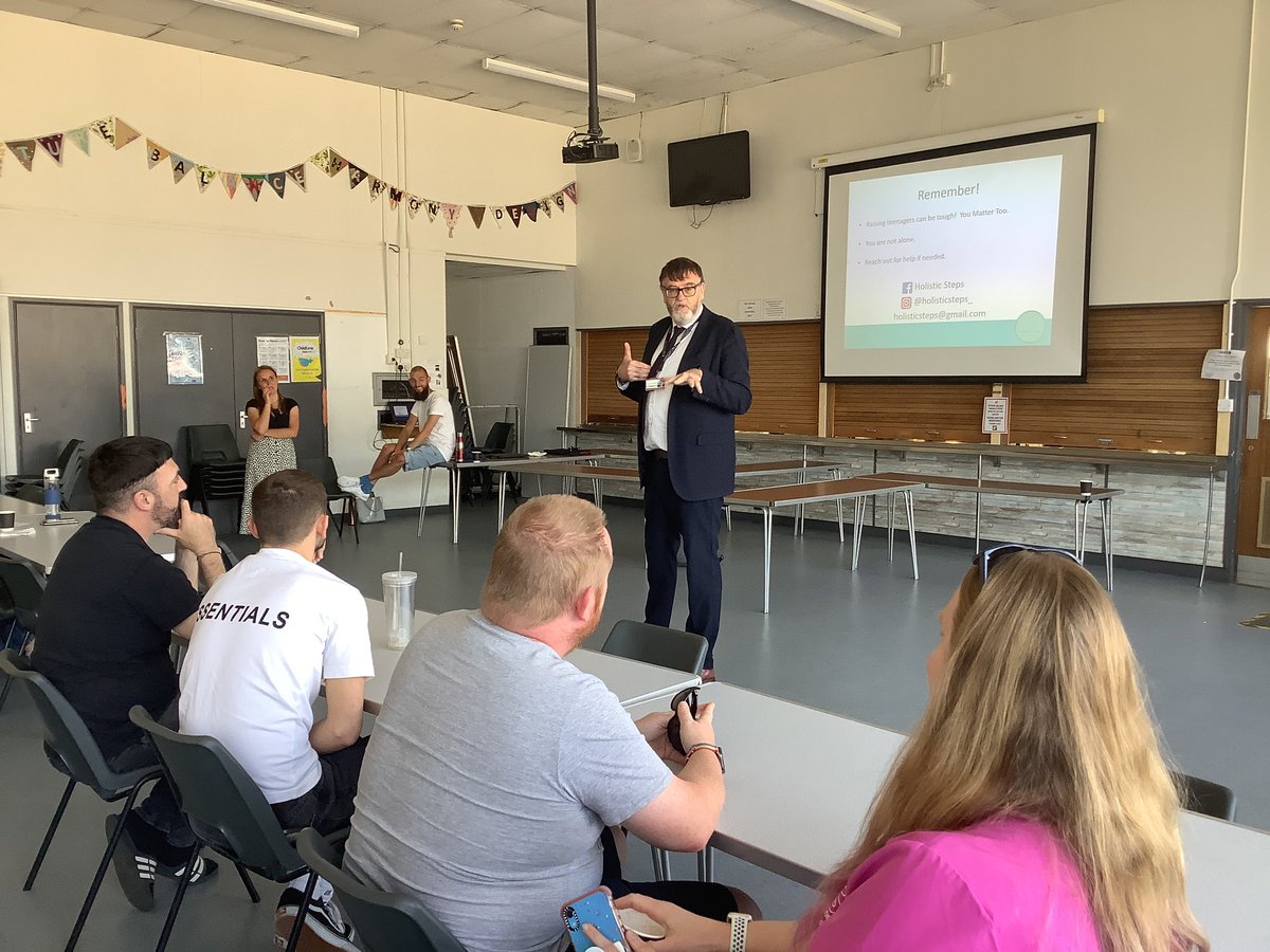 pencoedprimary's tweet photo. Year 6 Parents/Carers from all 4 cluster primary schools enjoyed listening to Leanne and Josh talk about ‘Why teenagers behave like teenagers’ @PencoedComp thank you both for a very informative session. @CroestyS @CoetyPrimary @pencoedprimary @coychurchps #clusterapproach https://t.co/pQAmJCKedi