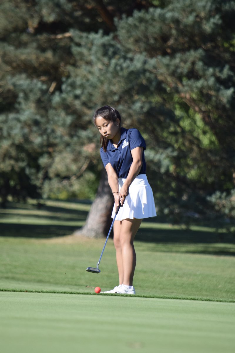 hudsongirlsgolf's tweet photo. 🎉Senior Graduation Day!!!🎉 Congratulations to Lindsey Columbia as she continues her academic career studying Nursing at THE Ohio State! ⛳️🏌️‍♀️🎓
#HGGwishesuallthebest #TY4thememories❤️#Offtodogreatthings🧳@mrbolintweets @Zustin18 @MangolsHistory https://t.co/ceTgO26yYJ